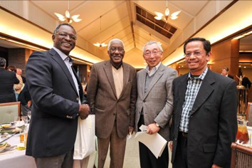 第二回 伏見博明殿下杯チャリティゴルフ大会、東久邇殿下と外交団ゴルフコミッティからご参加の各国大使の方々