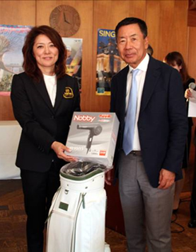 第四回 伏見博明殿下杯チャリティゴルフ大会、表彰式での記念写真