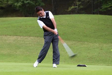 第七回 伏見博明殿下杯チャリティゴルフ大会、来賓の阪田哲男トップアマチュア